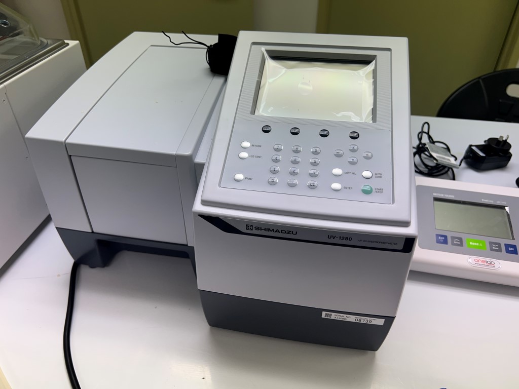 UV-VIS Spectrophotometer