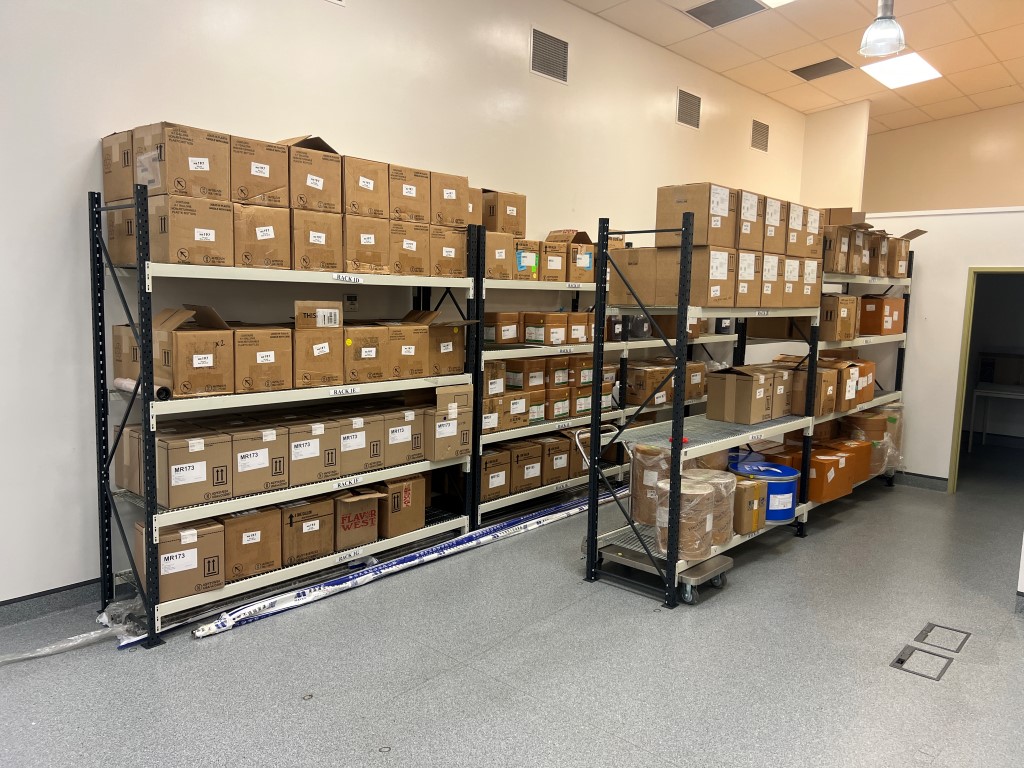 Racks/Shelving