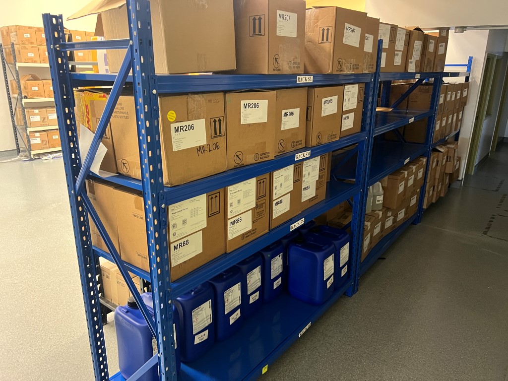 Racks/Shelving