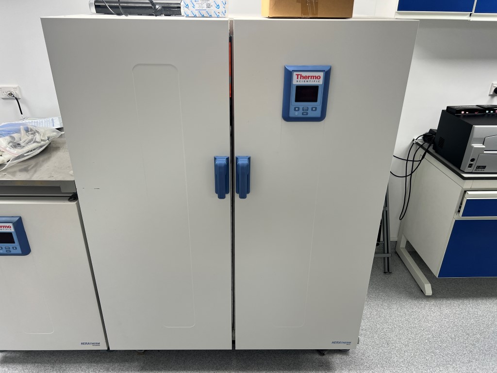 Lab Oven