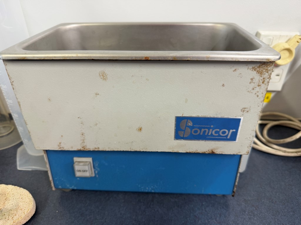 Ultrasonic Cleaner