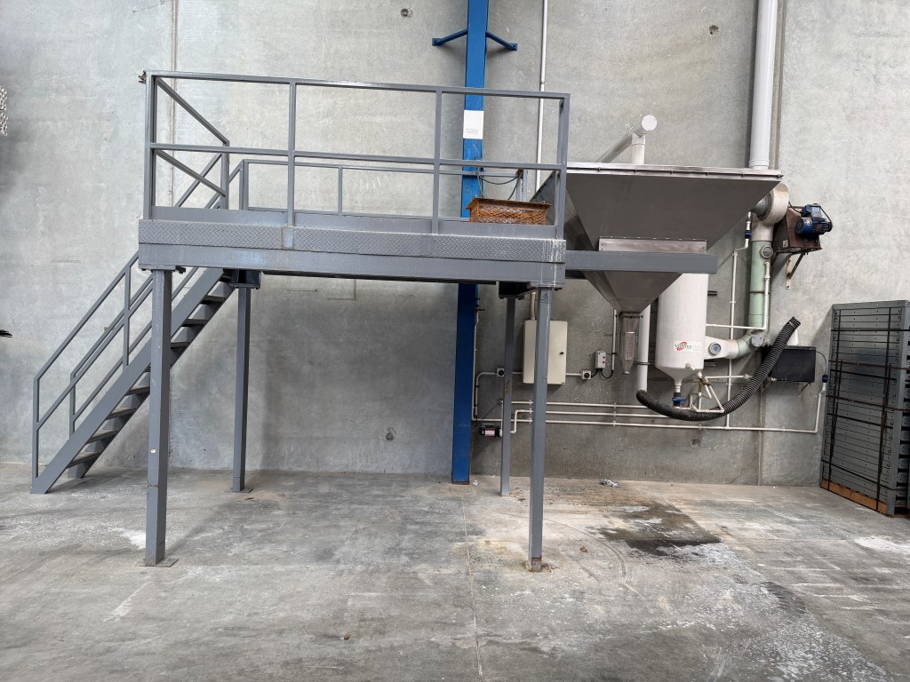 Filling Hopper w/ Platform & Scrubber