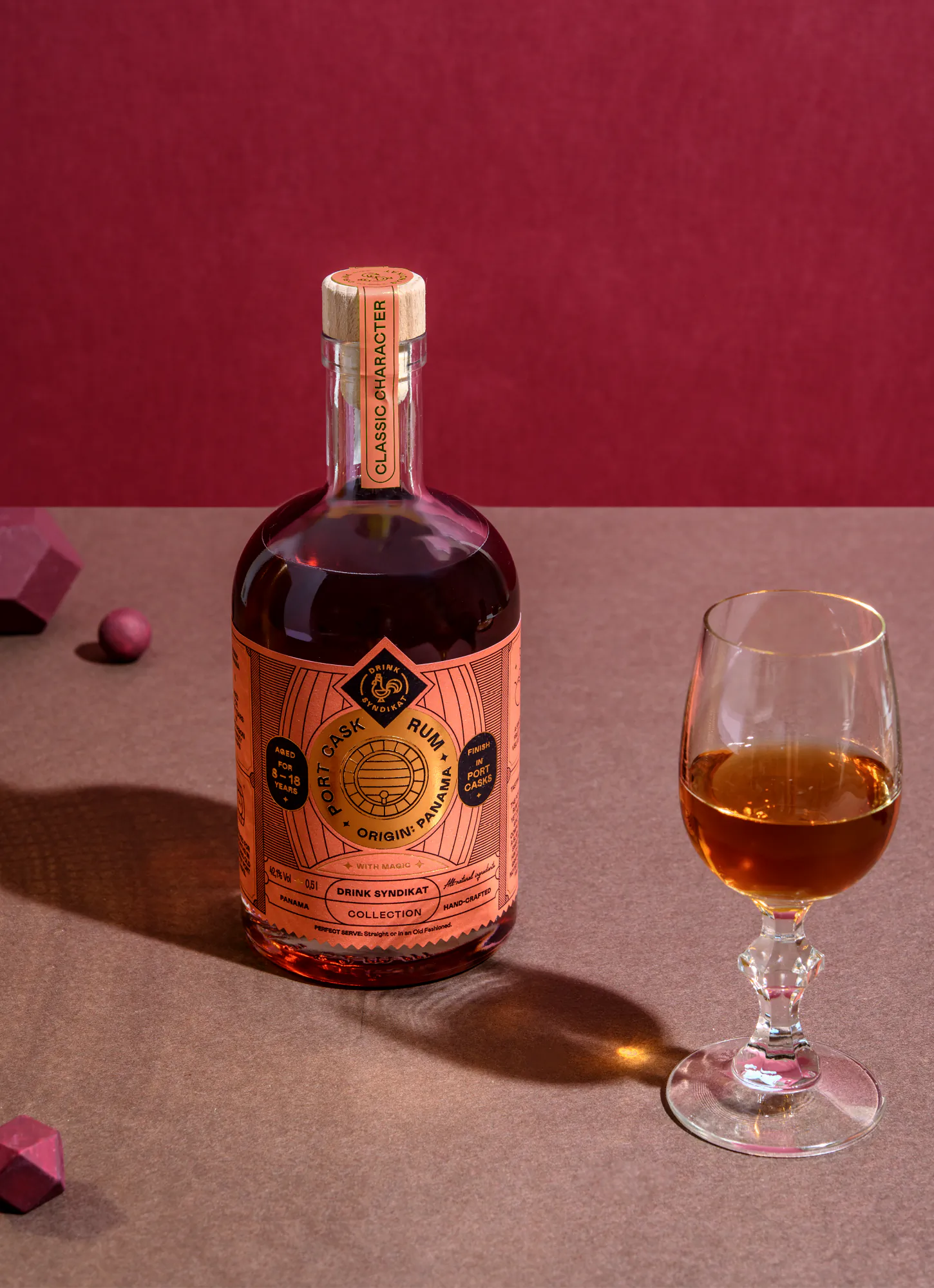 Studioaufnahme der „Port Cask Rum“-Flasche