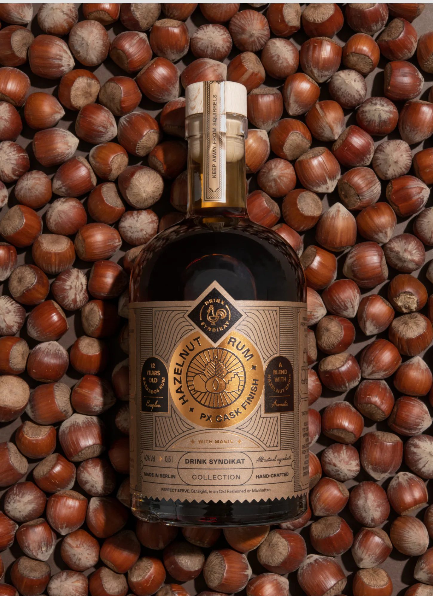 Draufsicht der „Hazelnut Rum“-Flasche