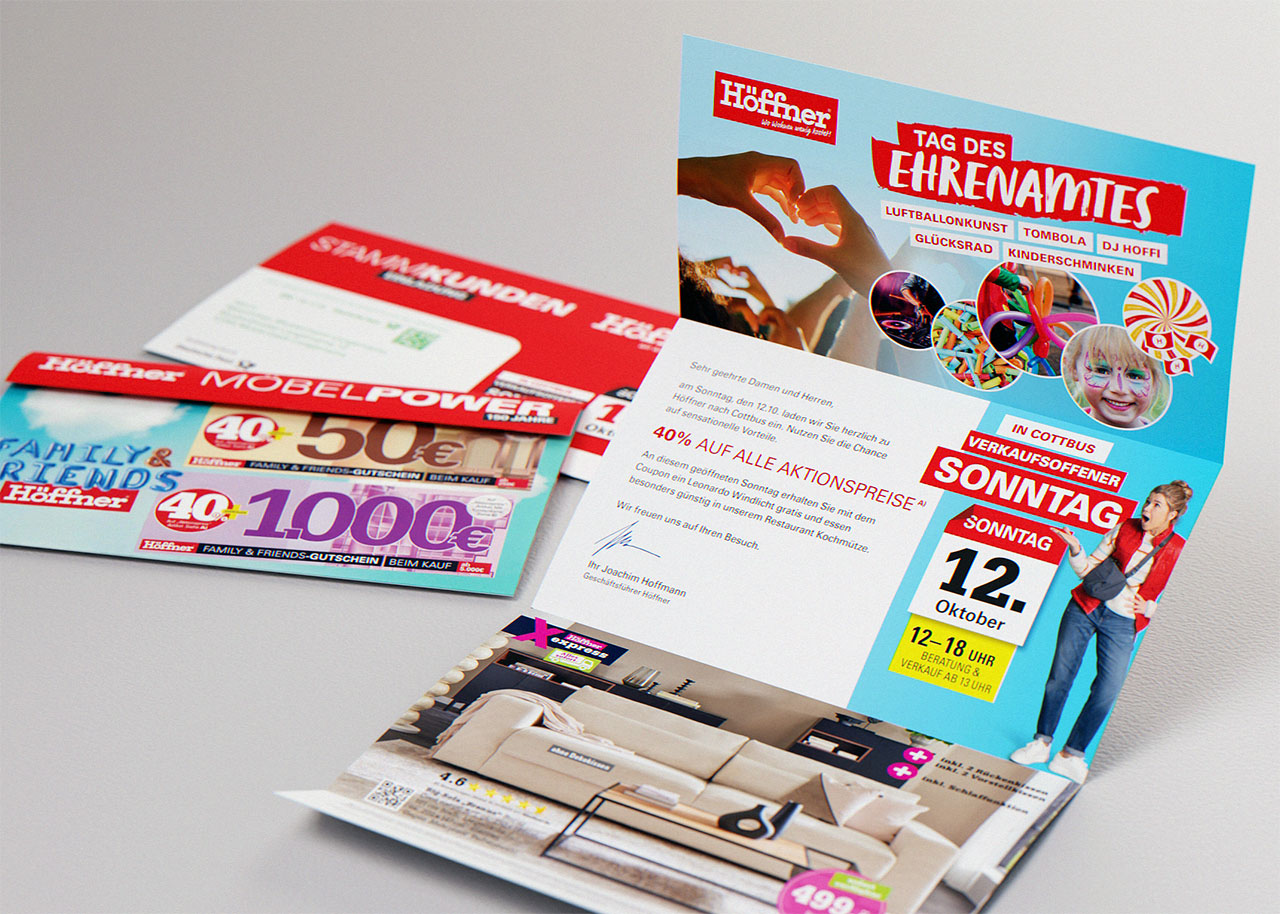 Kundenmailing Möbel Höffner Faltbrief Dialogpost verkaufsoffener Sonntag Angebote und Rabatte und Aktion en für den Tag des Ehrenamts