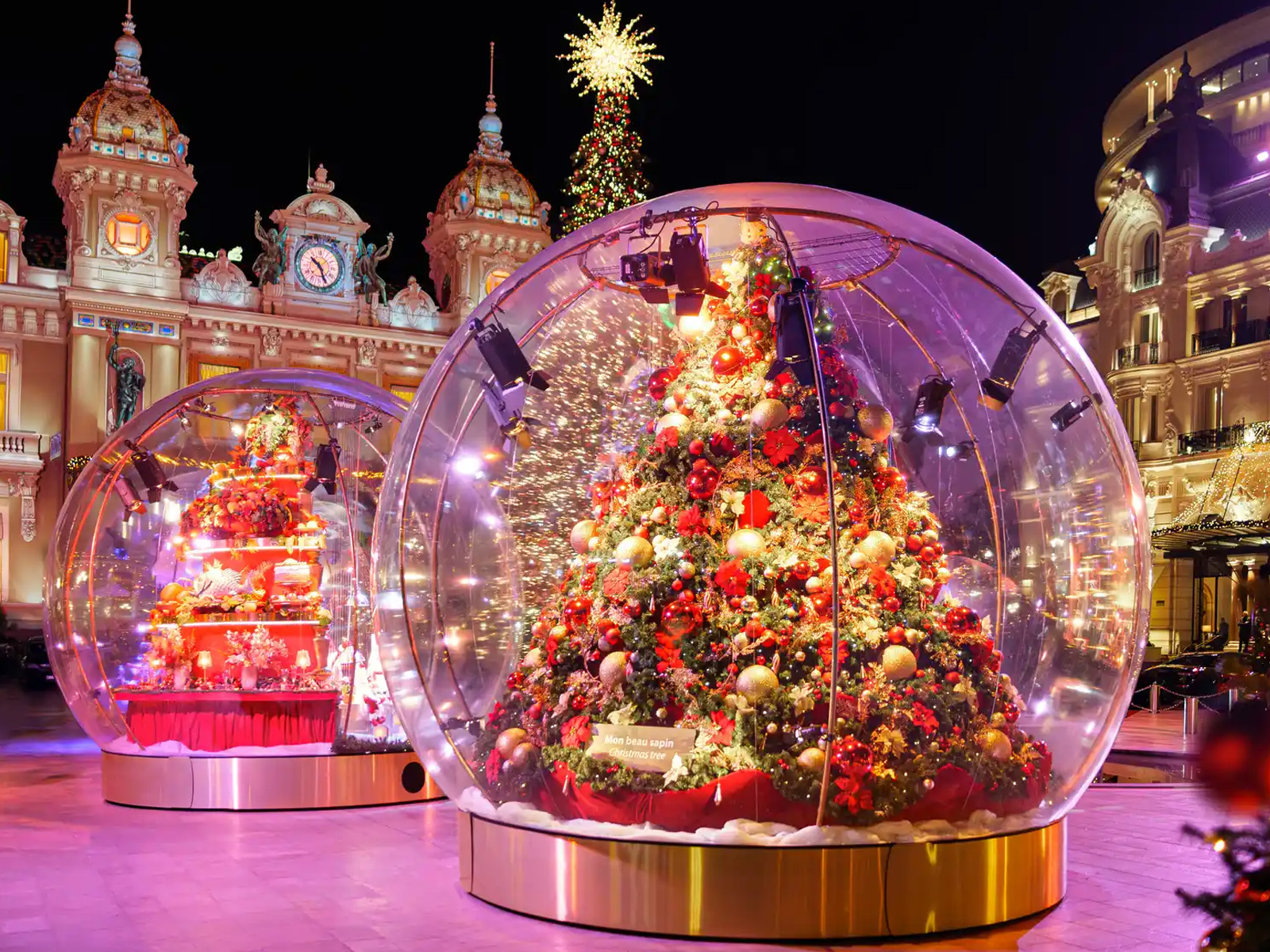 Let it snow globe, Let it snow globe events, Giant display globes