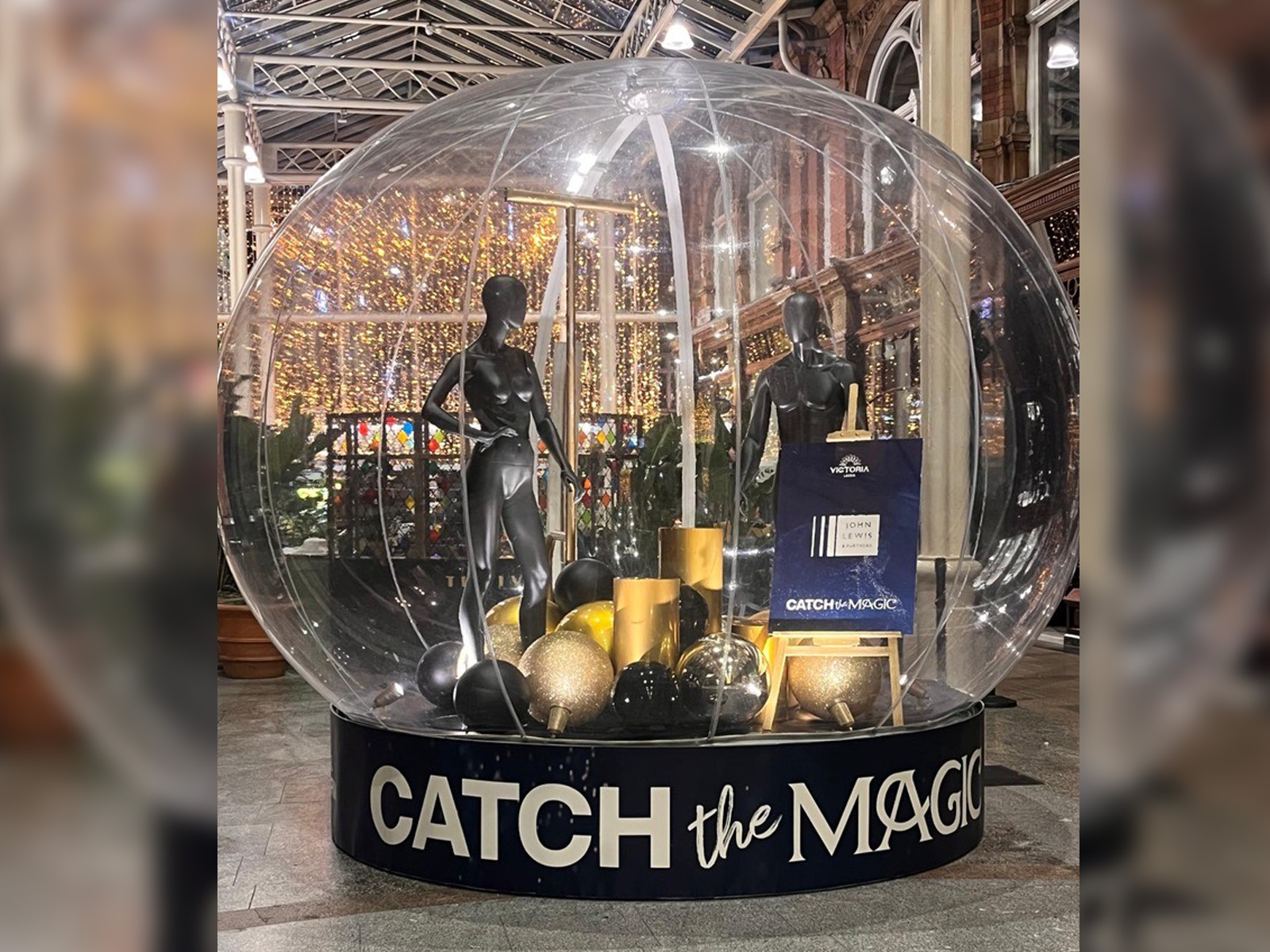 Let it snow globe, Let it snow globe events, Giant display globes