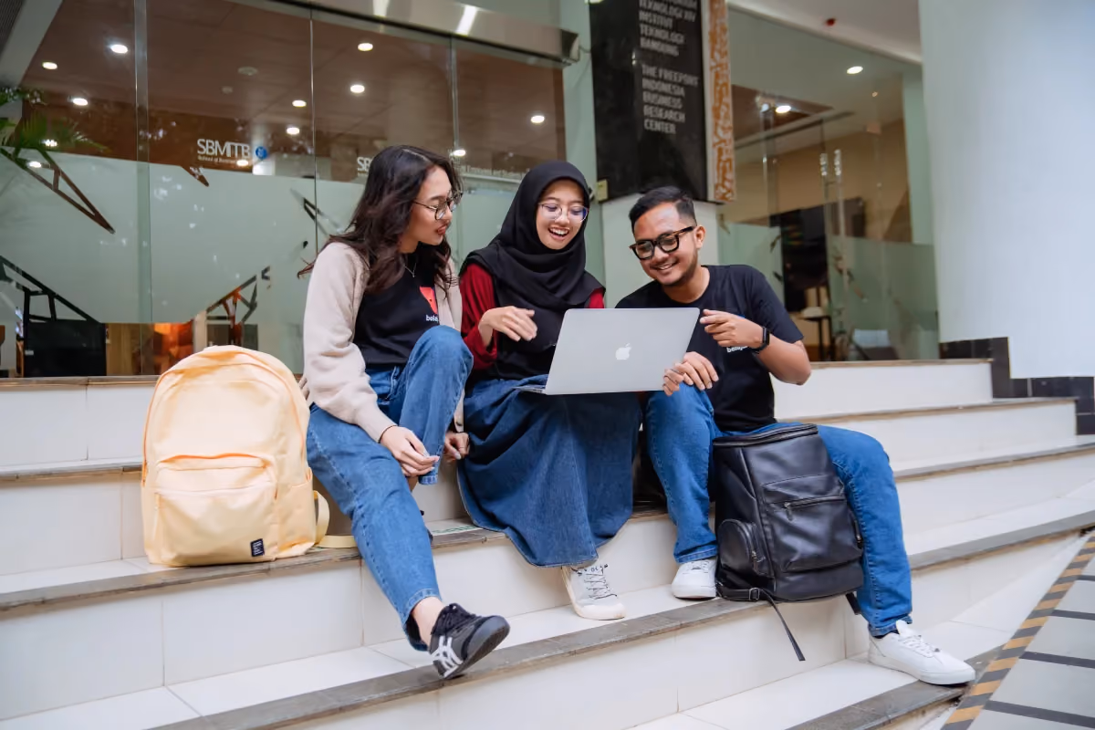 cara mengatasi stress kuliah dengan kegiatan kampus