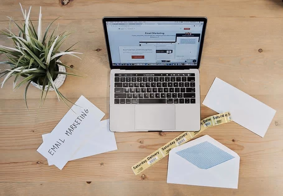 STRATEGI EMAIL MARKETING
