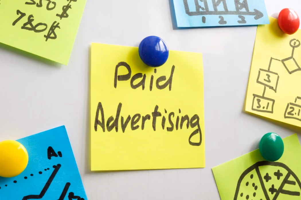 cara meningkatkan brand awareness yakni dengan paid ads