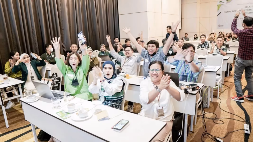 tema gathering lucu: leadership