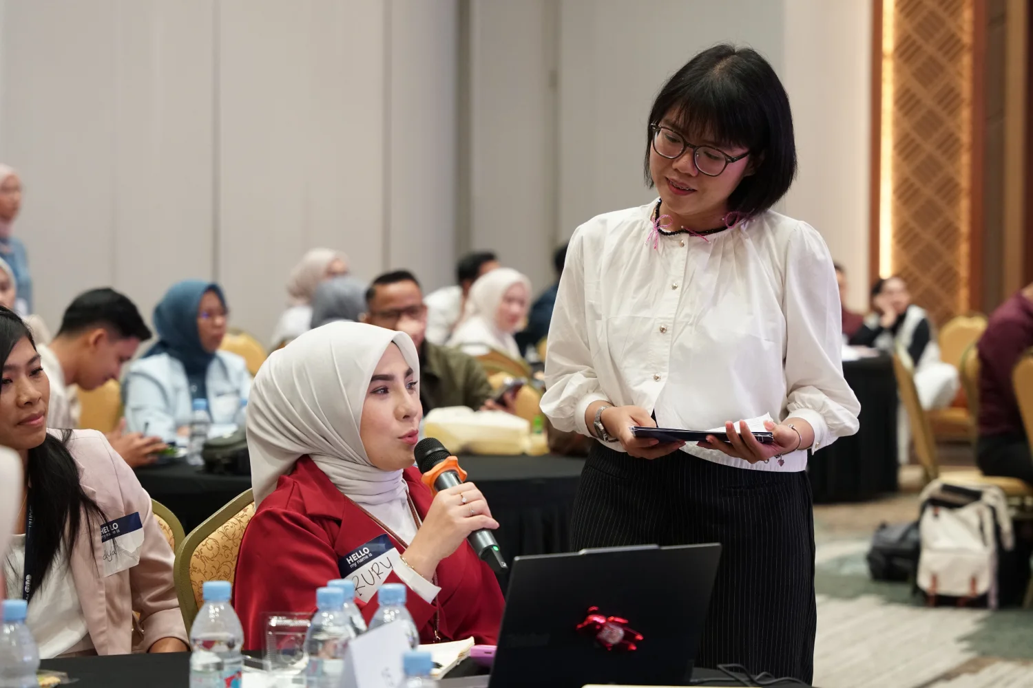 contoh teks moderator