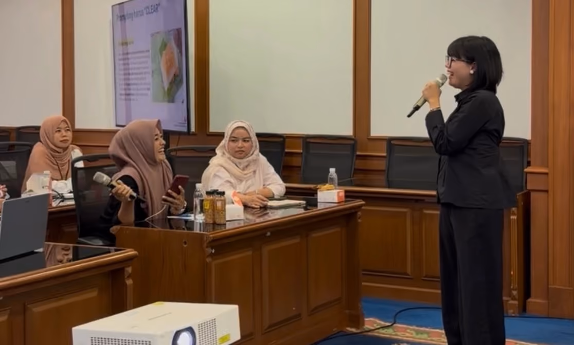 Melatih UMKM di Cirebon untuk Lebih Melek Digital