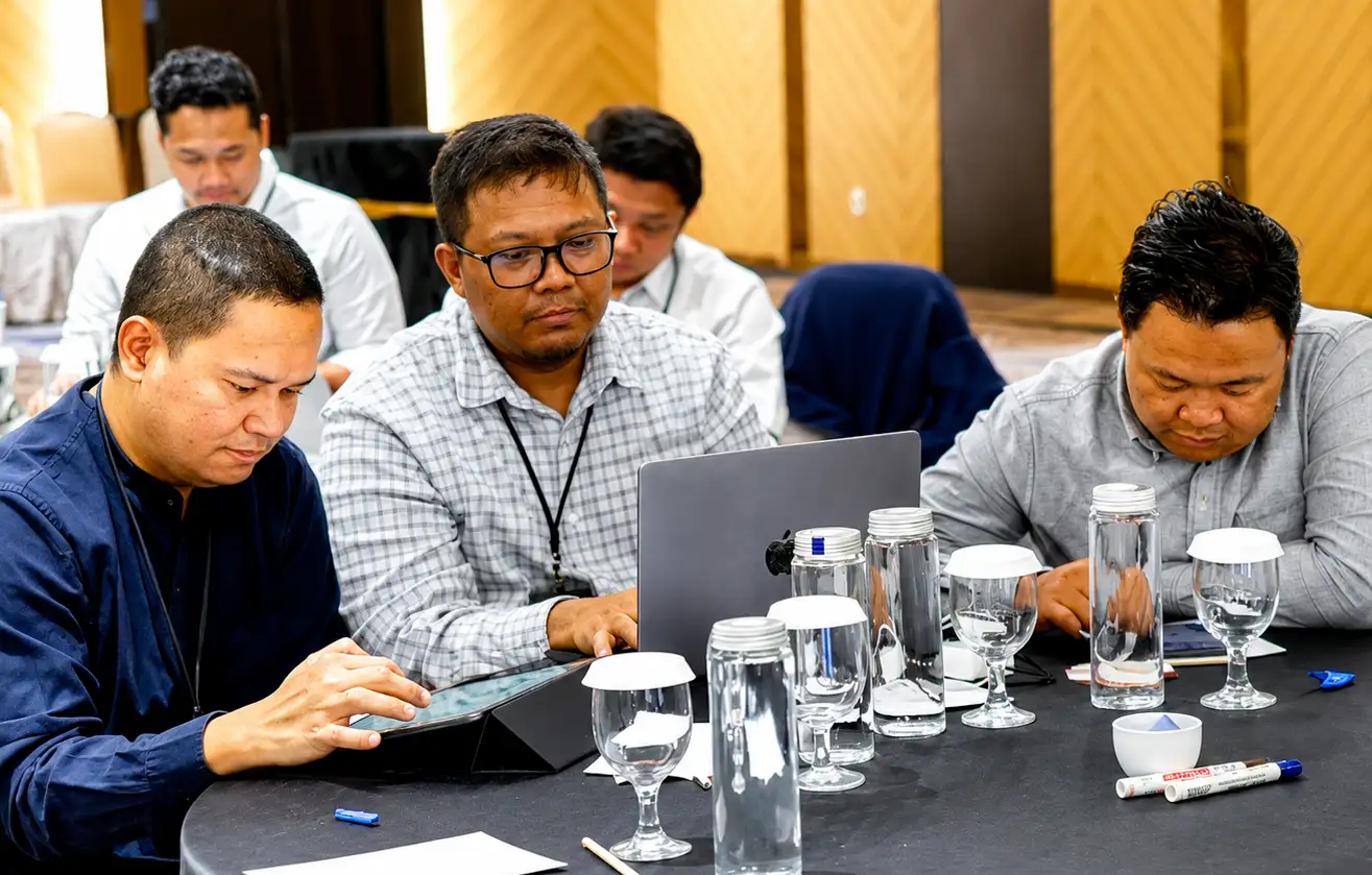 Dari Simulasi Bisnis hingga Penyusunan Roadmap Implementasi