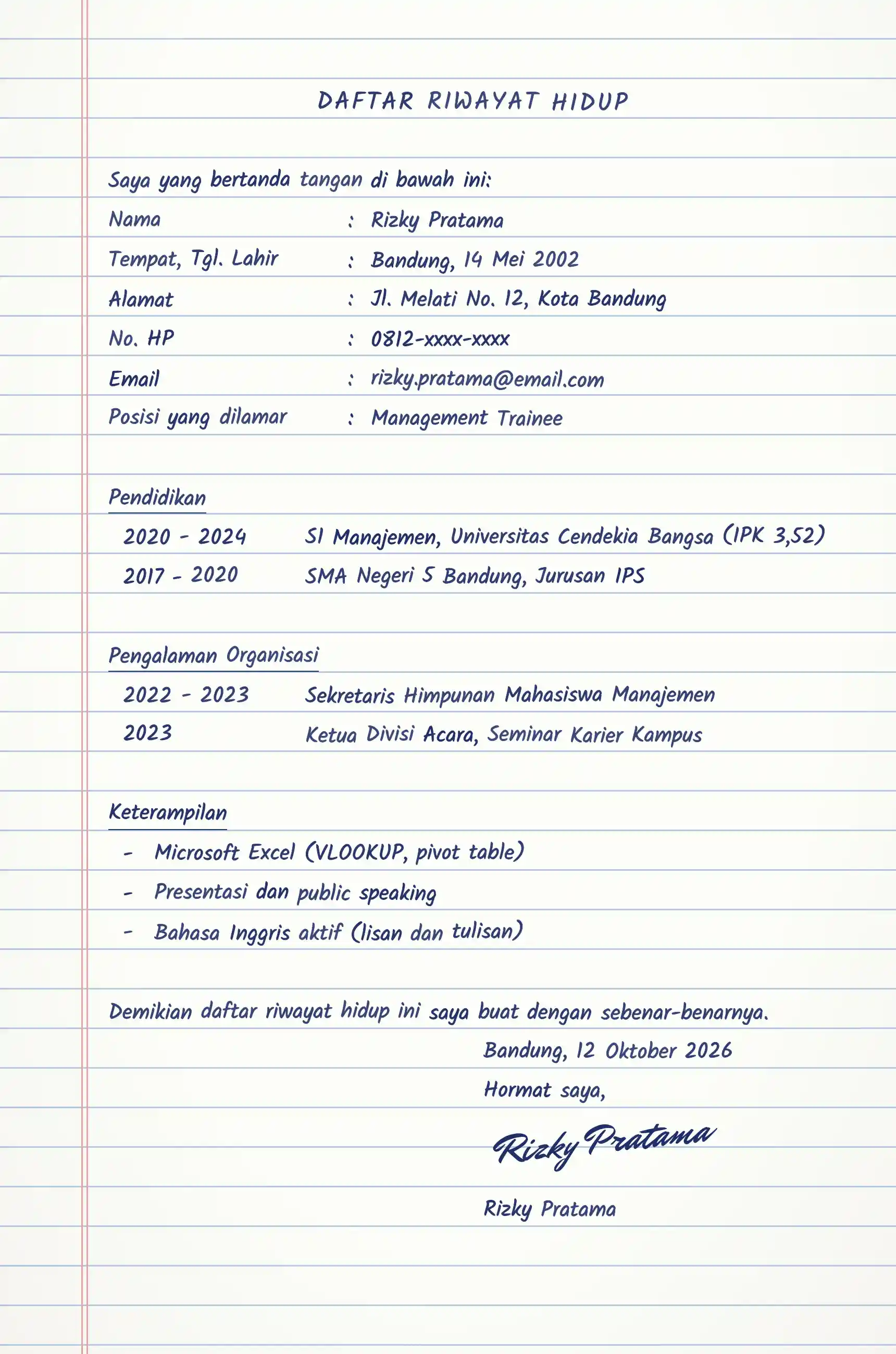 Contoh CV tulis tangan fresh graduate berisi identitas diri, pendidikan terakhir, pengalaman organisasi, dan keterampilan