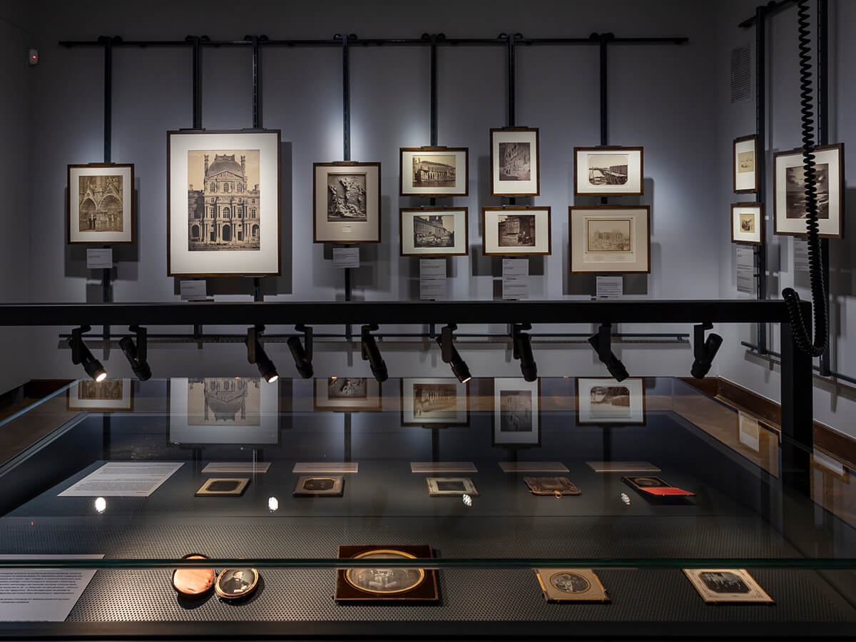 The Photography Room of the National Museum in Warsaw as an example of a changing display of historical photography within a permanent gallery space