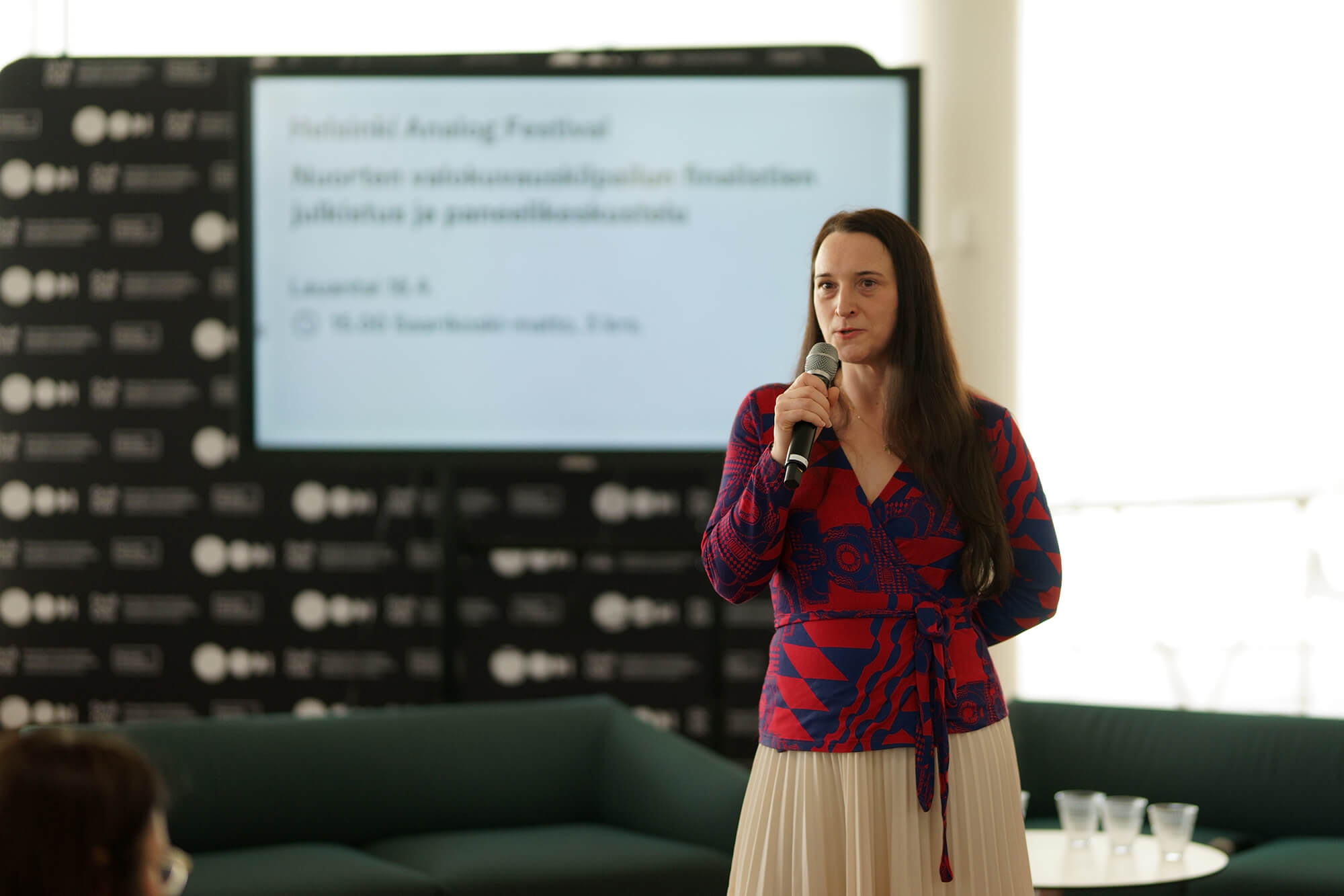 Panel Analog Futures podczas Helsinki Analog Festival w bibliotece Oodi w Helsinkach