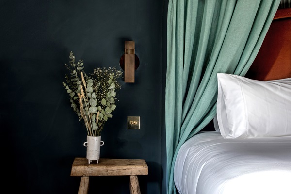 Dimanche à Paris, Hôtel des Grands Boulevards, Paris