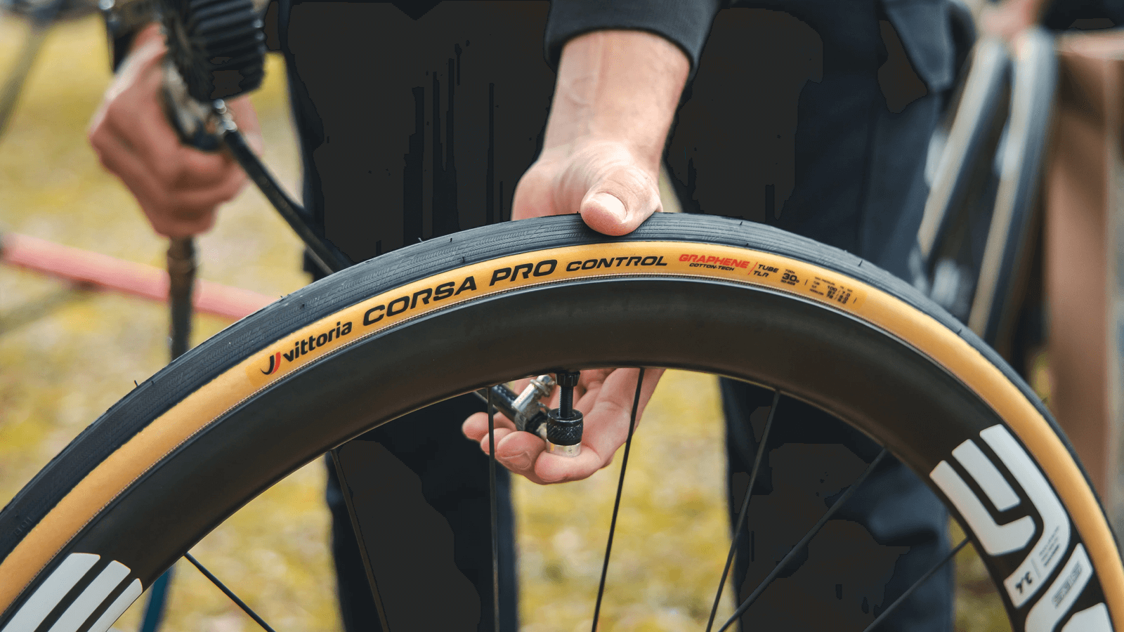 tubeless banden oppompen