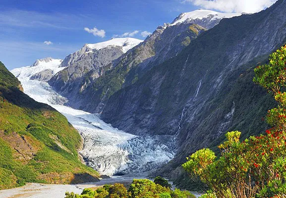 Photo of a mountain