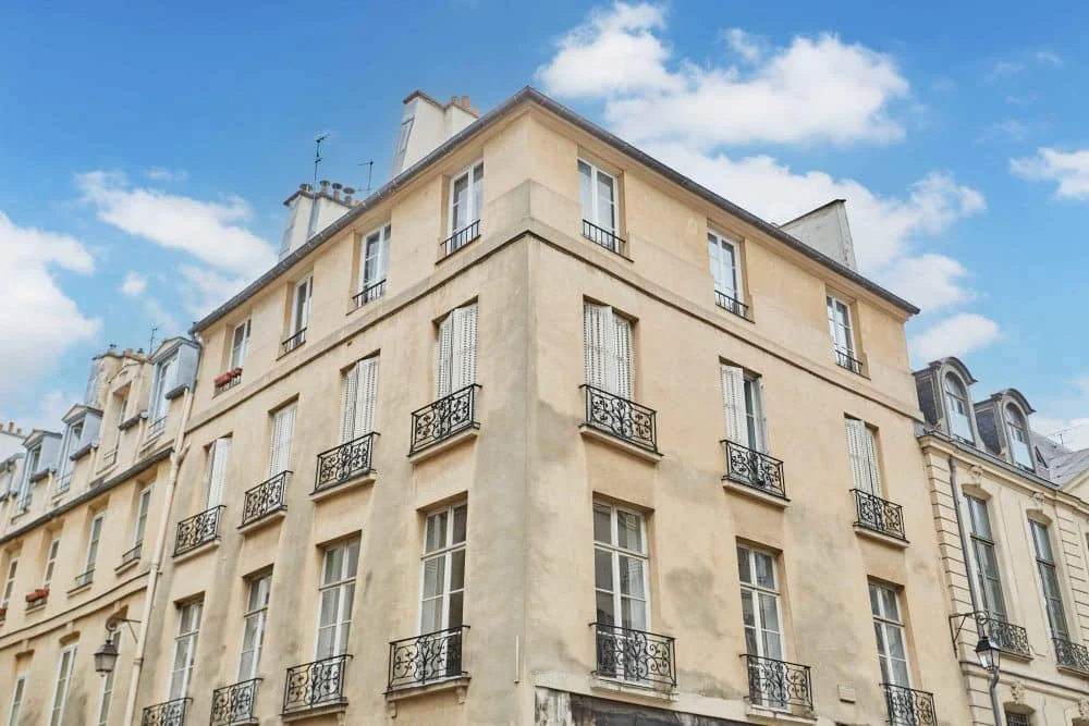 Photo of the facade of the Turenne Showroom