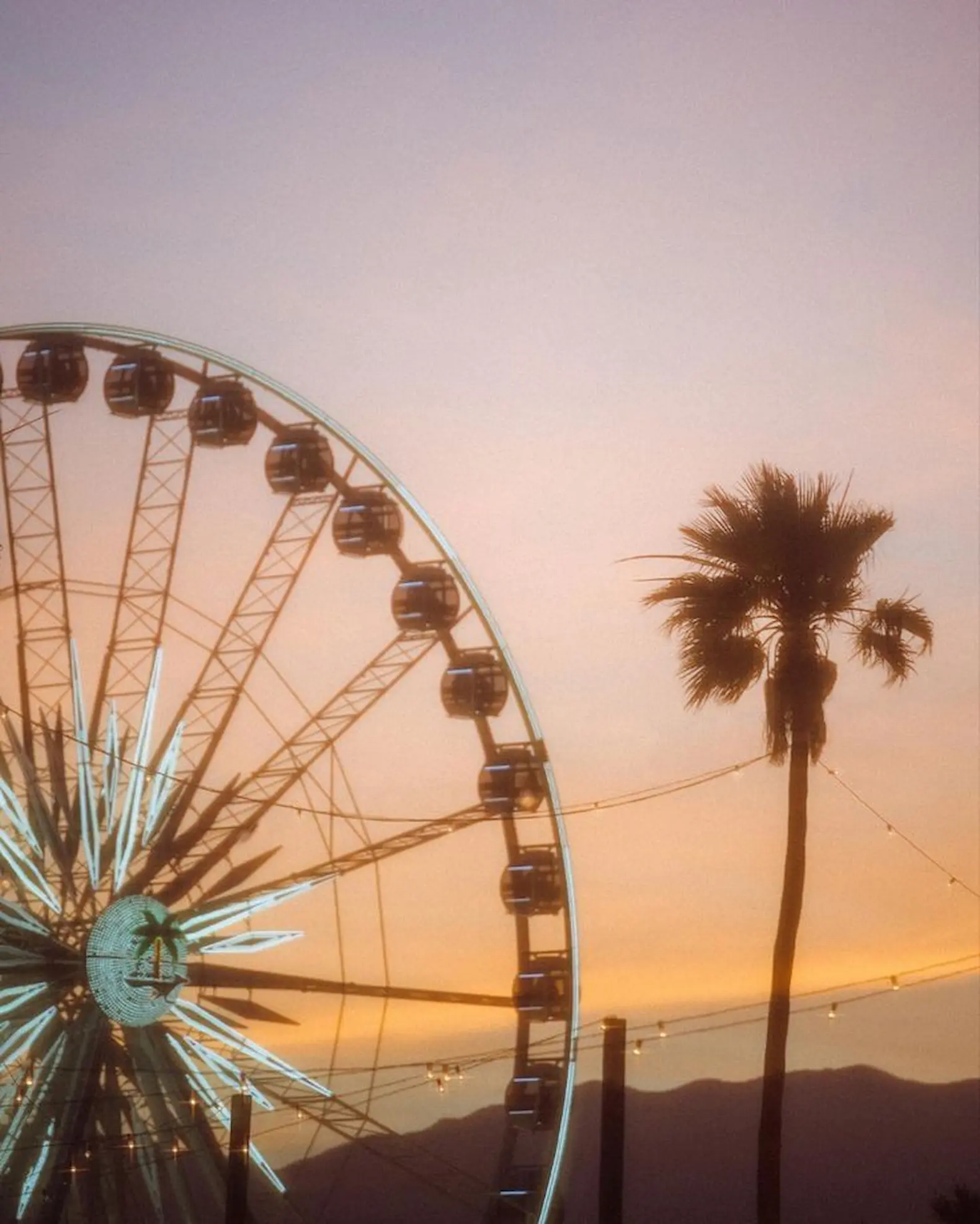 Pop-up stores à Coachella : les marques s'invitent à la fête.
