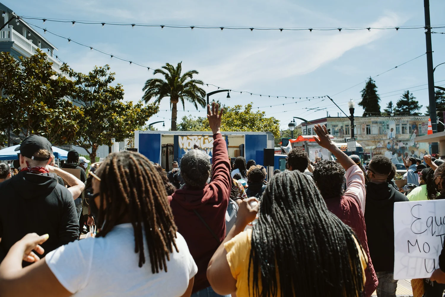 View from behind the crowd toward the outdoor stage.