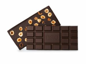 NAO pure chocolade met hazelnoten