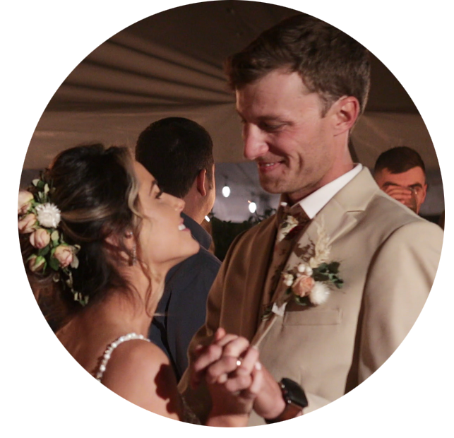 circle icon photo of a bride and groom dancing on their wedding day