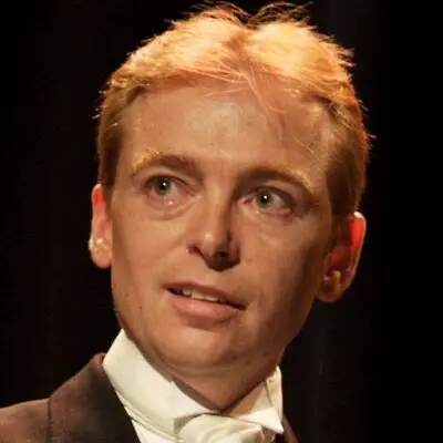 Scott Penrose (Magic Consultant and Stage Illusionist) 