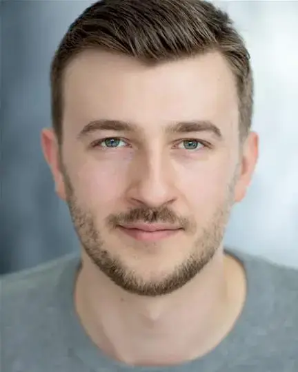 Damian Kneale 
