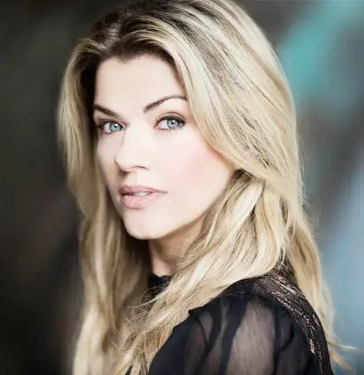 Melody E Jones