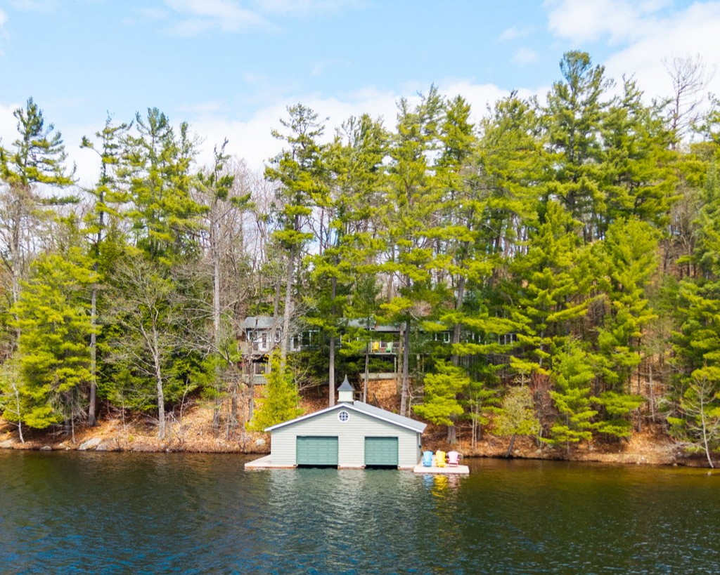 Lake Muskoka - Sunshine, sunsets, privacy just mins to Port Carling