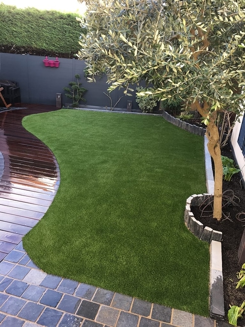 Jardin en gazon synthétique, M+Pose