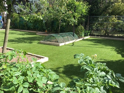 Jardin en gazon synthétique, M+Pose