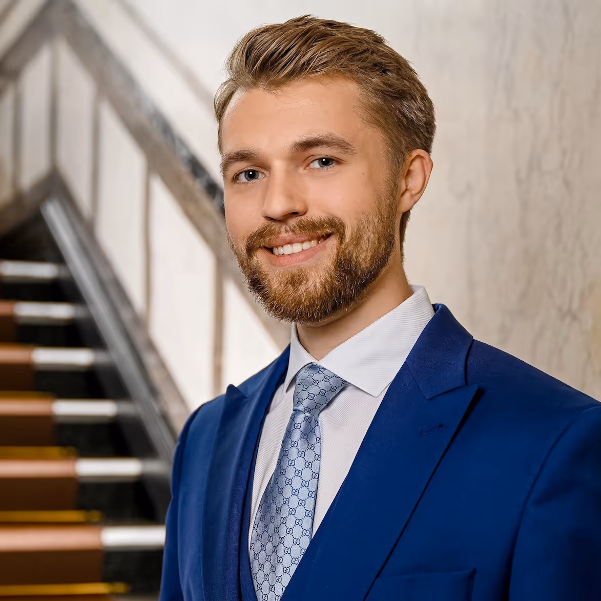 Mika Hnatnicky | Büroleitung von Dr. Detambel