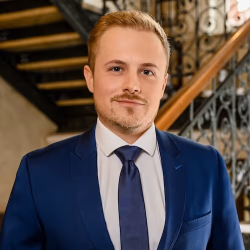 Felix Weitz | Researcher bei Vogel & Detambel