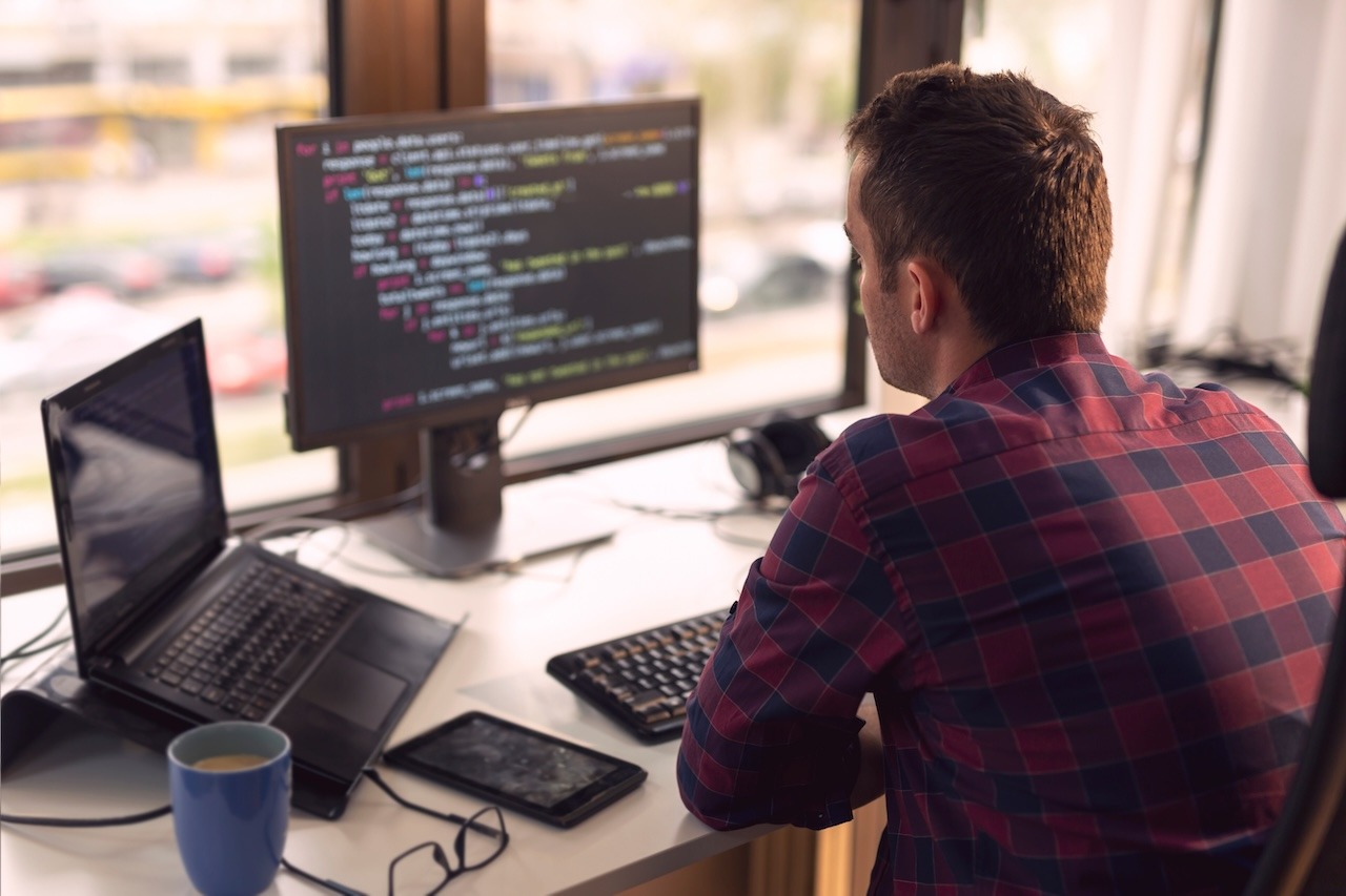 Software Development Outsourcing in 2026 (How-To Guide)