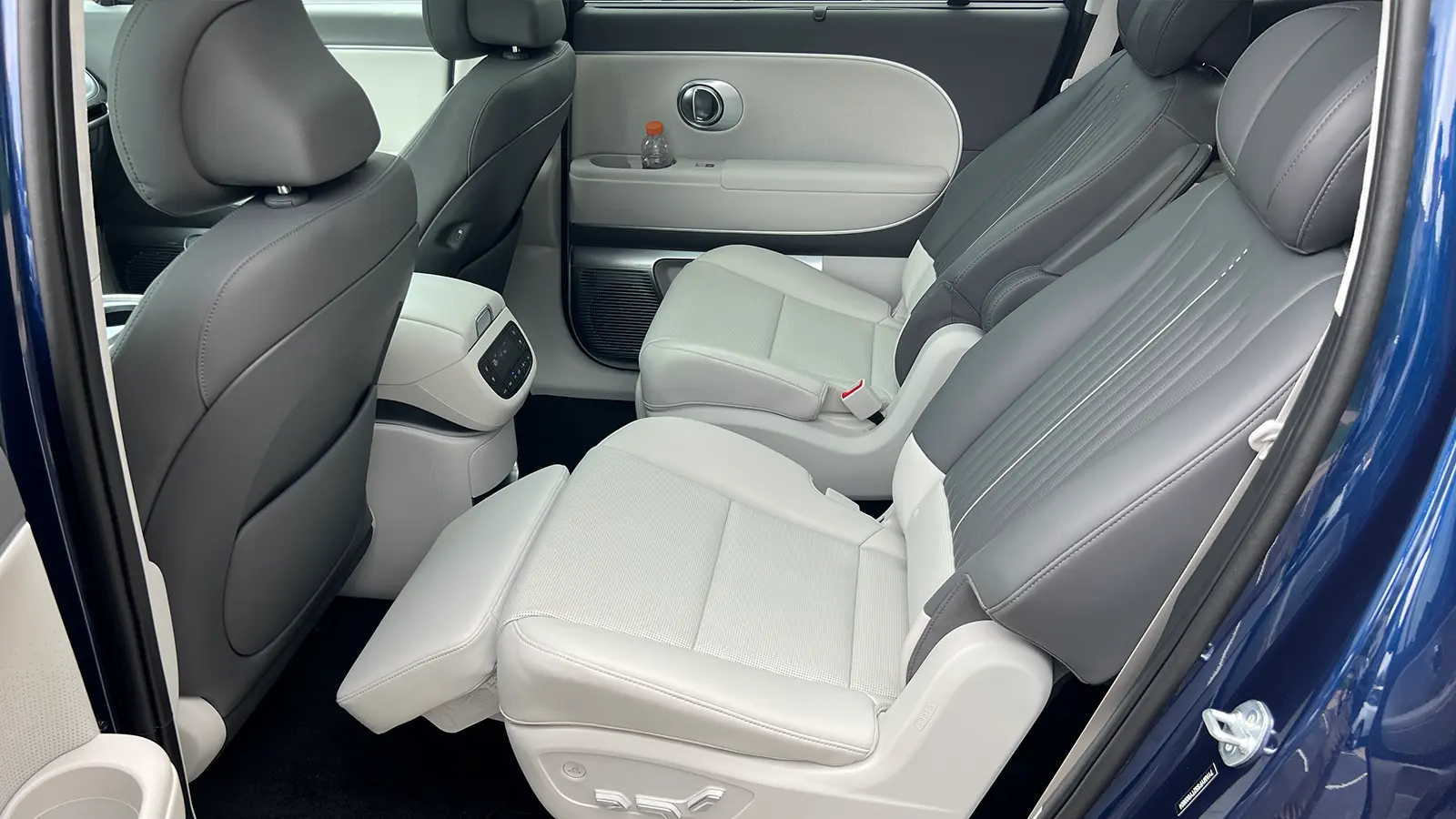 The 2025 Hyundai ioniq 9 back seat