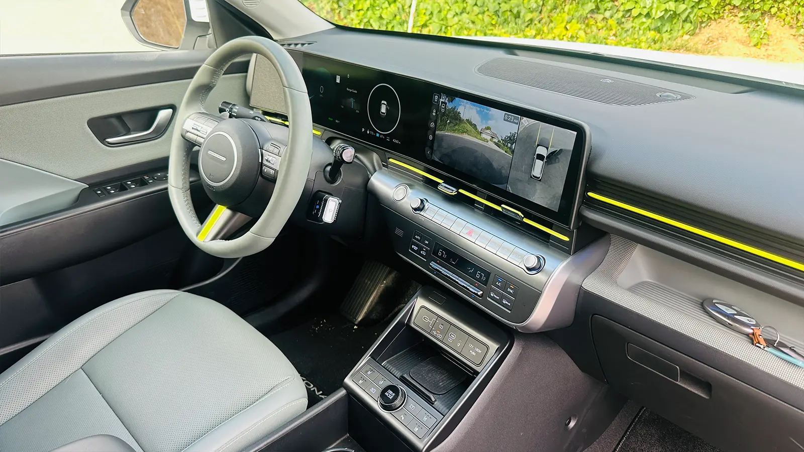 A 2025 Hyundai Kona EV drivers side view