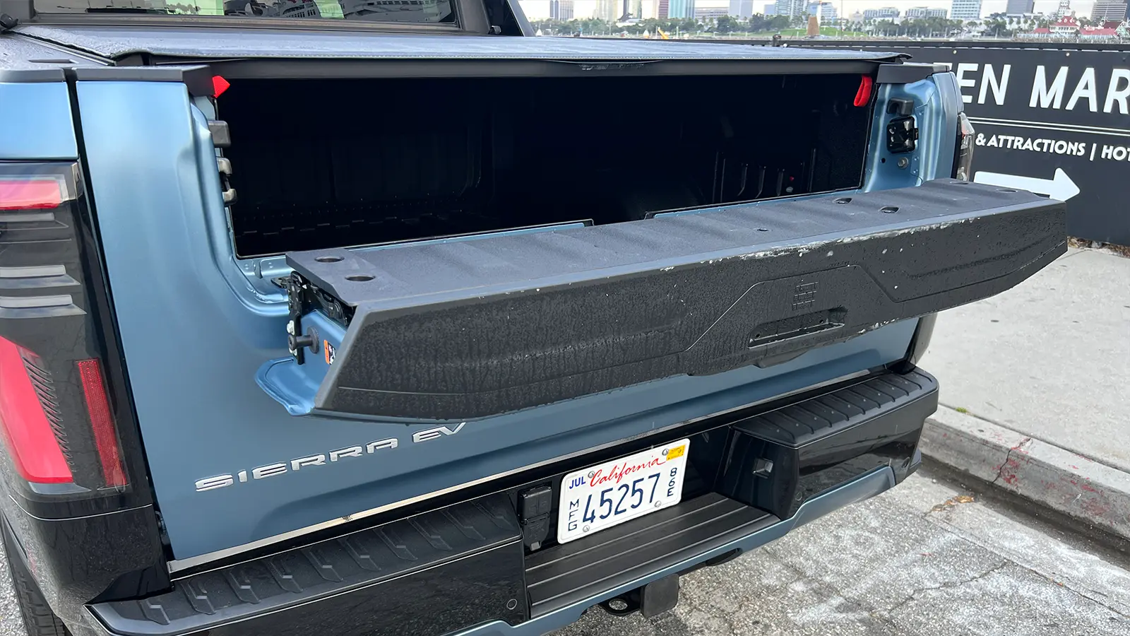 2025 GMC Sierra EV Denali tail gate