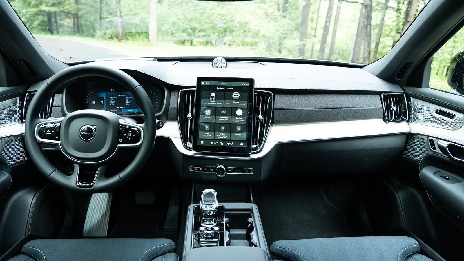2026 Volvo XC90 B6 Ultra drivers HUD