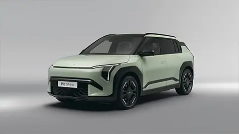 Un Kia EV3 plateado 2025