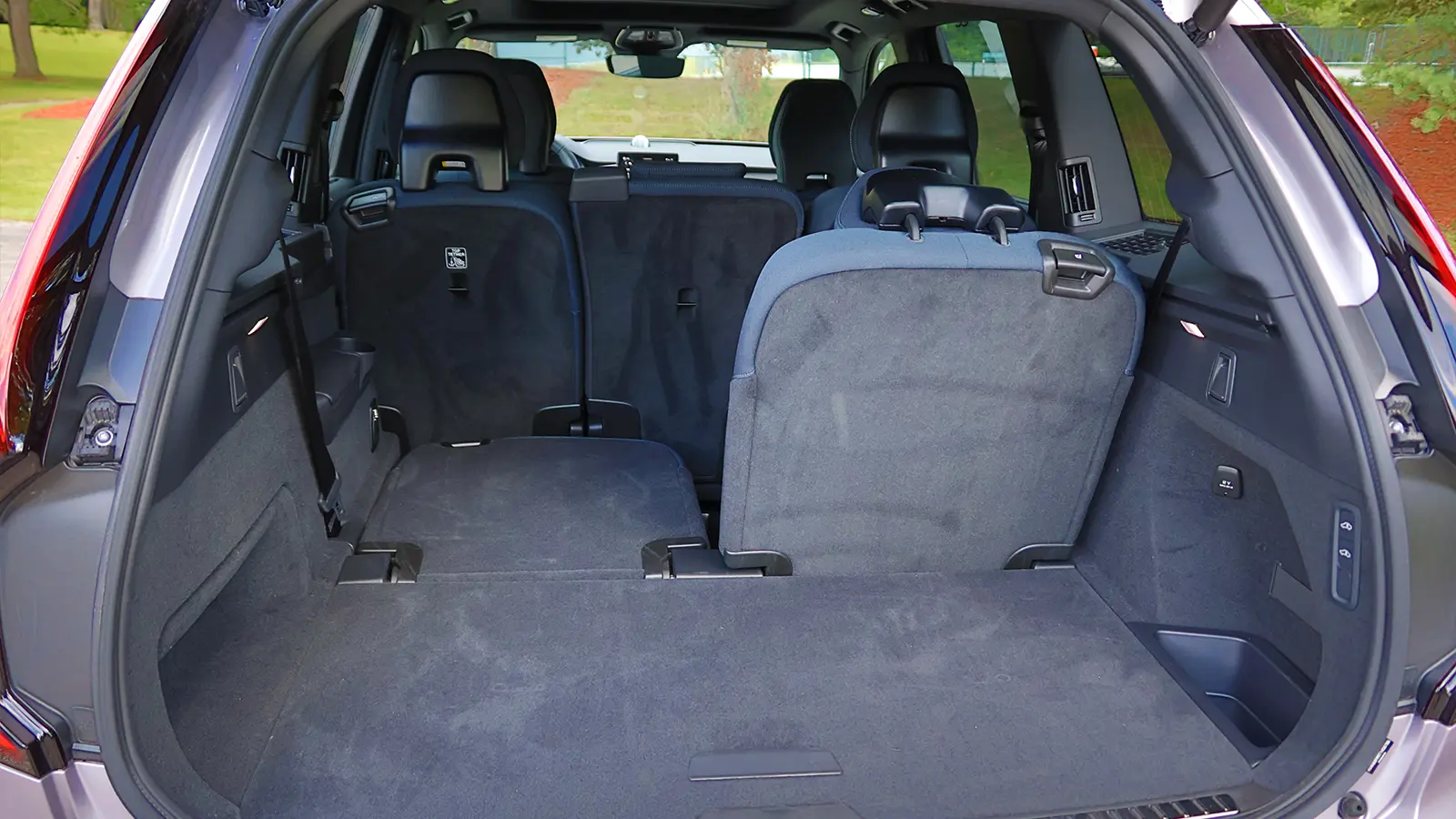A silver 2026 Volvo XC90 T8 PHEV 3rd row seat