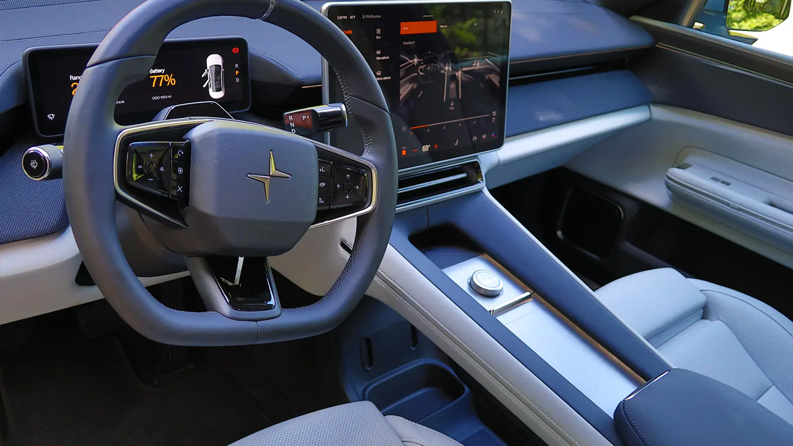 A silver 2025 Polestar 4 drivers HUD