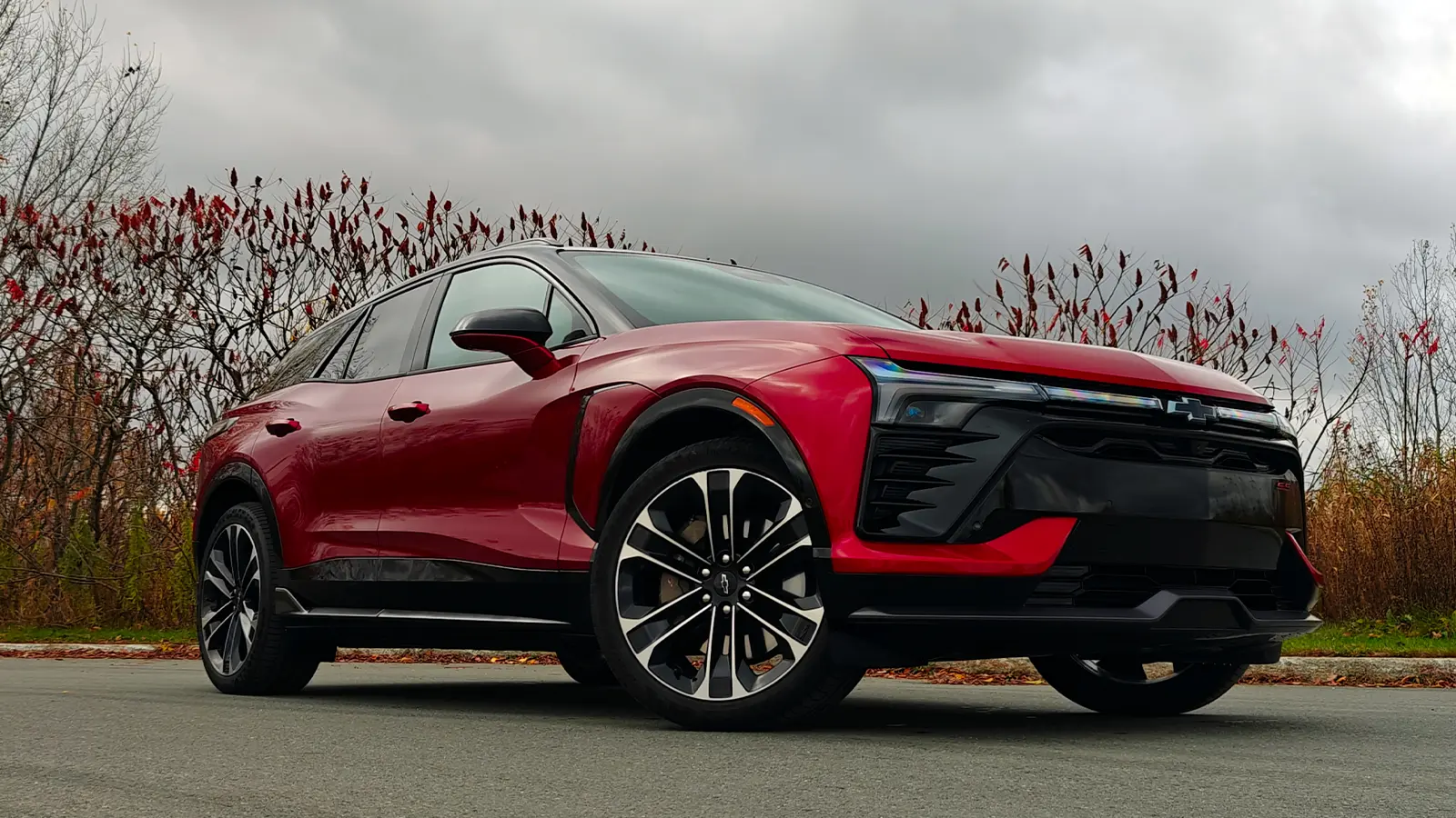 Un Chevrolet Blazer EV SS 2025 rojo