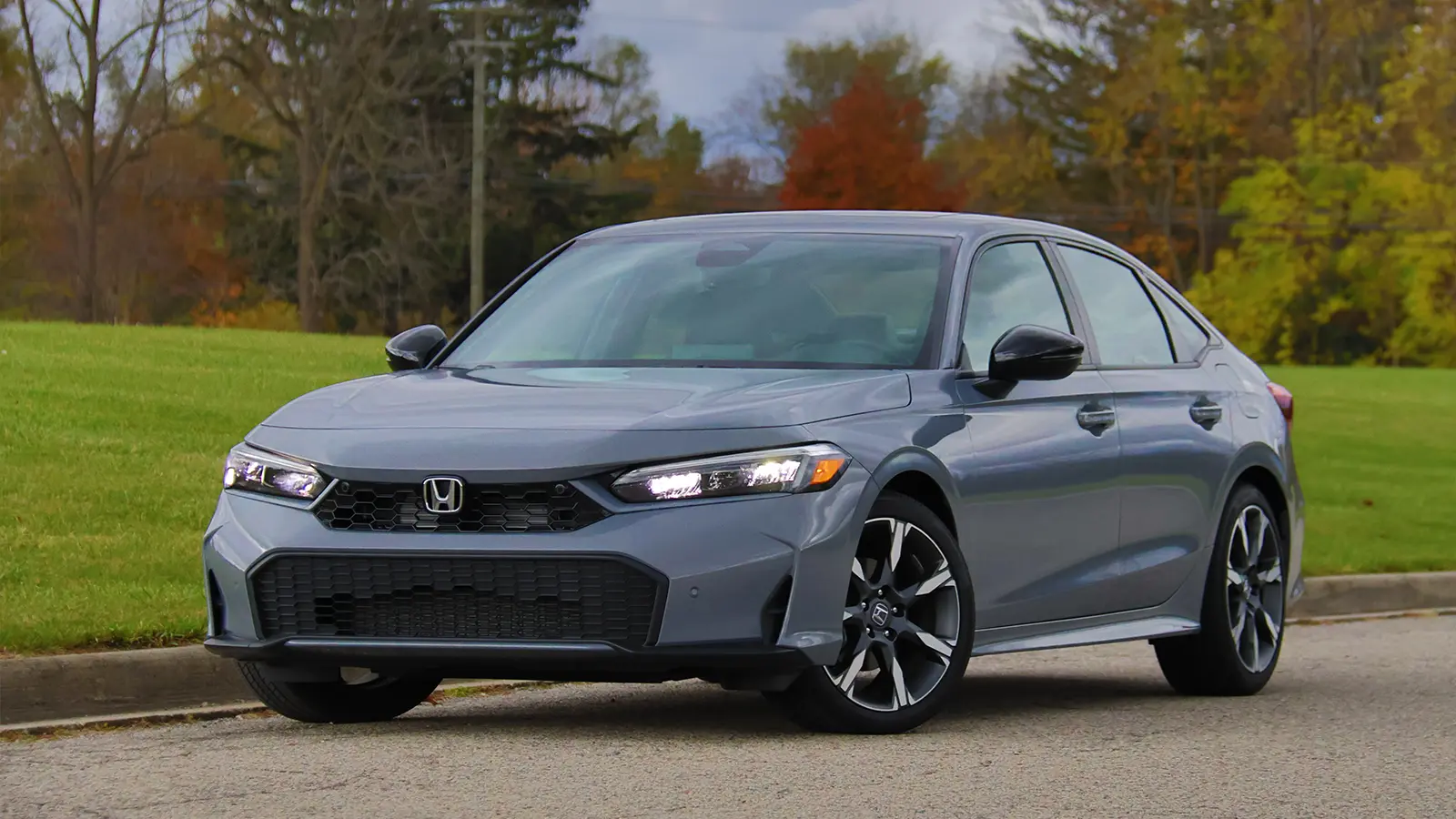 A silver 2025 Honda Civic