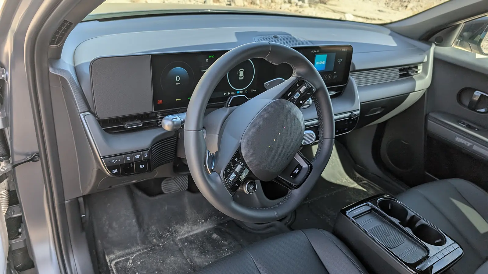 A black 2025 Hyundai 5 XRT front driver view