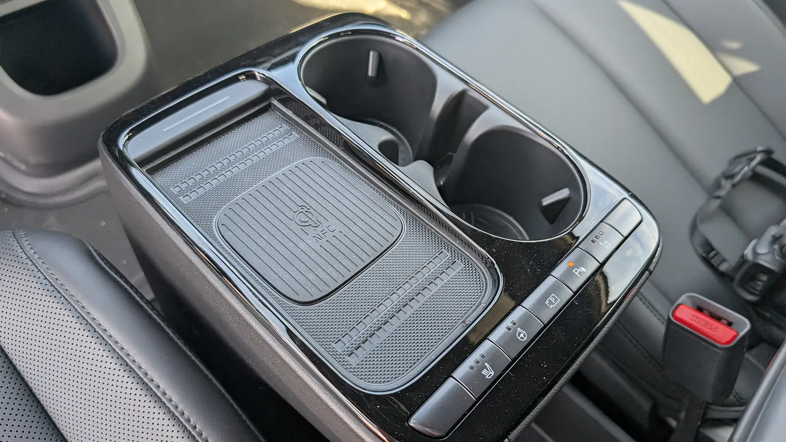 A black 2025 Hyundai 5 XRT center console