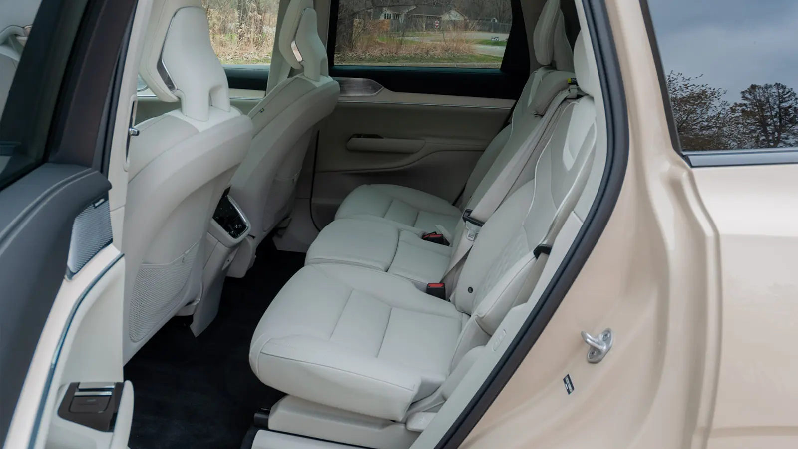 A 2025 Volvo EX 90 2nd row view